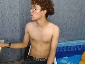 nickolas_moon's webcam