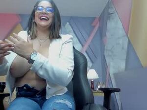 nicoleefaith's webcam