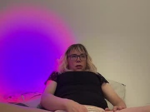 nikki_trans_fun's webcam