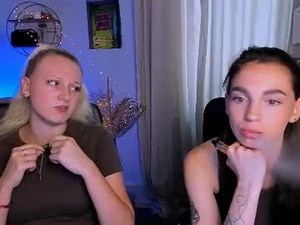nikola_queen_'s webcam