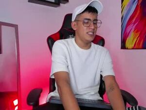 noah_fox19's webcam