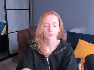 oddlyfamiliar's webcam