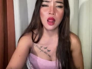 oliviaxxmore69's webcam