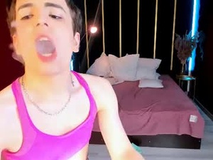 ophelia_hebert's webcam