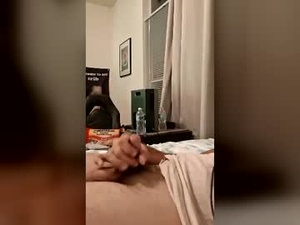 patheticloserbeta2's webcam