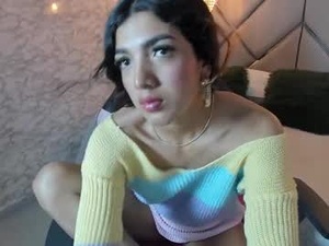 petite_nahommii's webcam