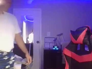 piercedhabibi's webcam