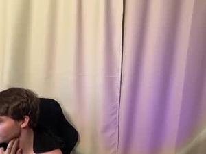 pinkmen52's webcam