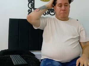 pinkqueen23's webcam