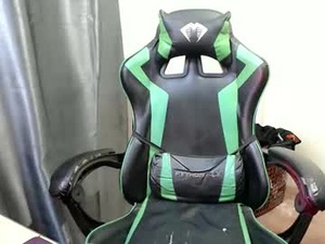 pinoy_fucker18's webcam