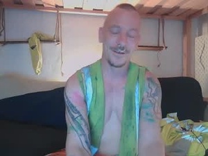 pit_mohawk_london's webcam