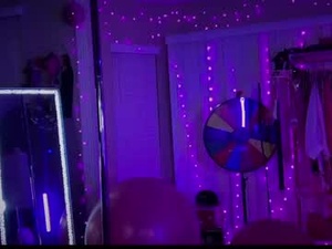 plasticfuckdoll's webcam