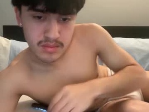 playfullolo's webcam