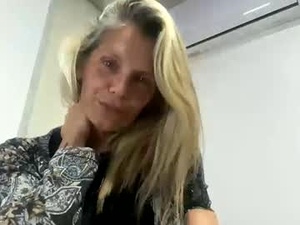 polaqueen1982's webcam