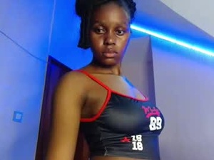 pretty_nyra's webcam