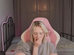 pretty_smile_baby's webcam