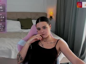 raidereva_'s webcam