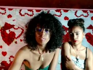 roxanne1680854's webcam