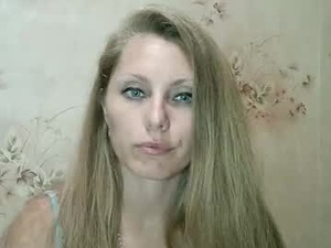 roxyfox18x01's webcam