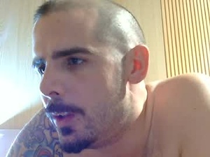 saintgutless666's webcam
