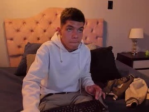 saintlouiis1's webcam