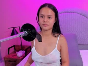 sara_rhoades_'s webcam