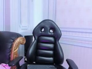 saracurvy4u's webcam