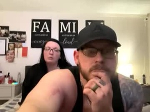 secretsofusxo's webcam