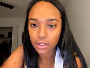 sexiestvirgo's webcam