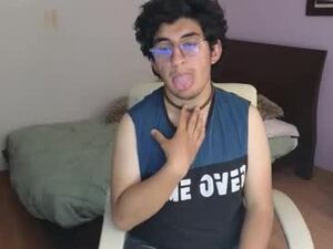 sexypolarbear33's webcam