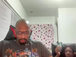 shelikes2play412's webcam