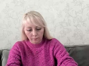 silkblondevip22's webcam