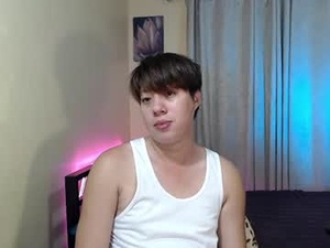 skinny_white_asian's webcam