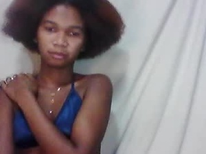 skinygirl2's webcam