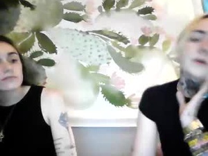 smorethanfriends's webcam