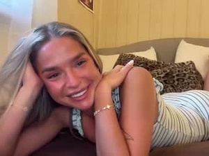 sofia_rhodes's webcam