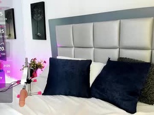 sophi_leone_'s webcam