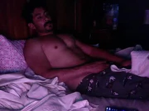 spanglishpitudo630304's webcam