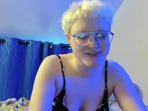 sparkling_water_hate_club's webcam