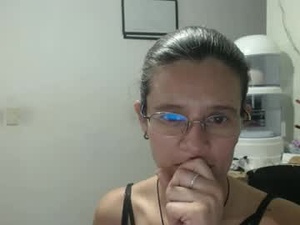 stephaniehotson's webcam