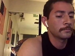 swallowme_97's webcam