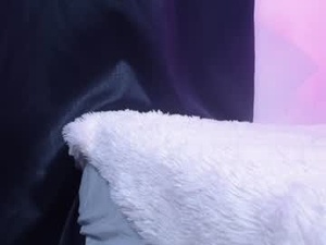sweethornyxxx_'s webcam