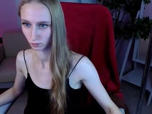 sweetllyshy's webcam