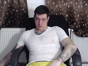 tattooedhunk_'s webcam