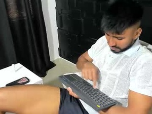 taylormaccurdy_'s webcam