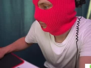 the_redflag's webcam