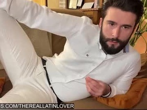 thereallatinlover's webcam