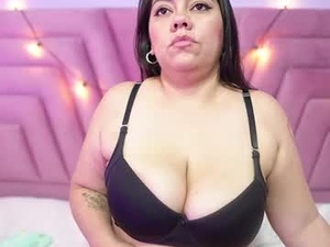 thicklatinmommy's webcam