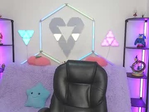 tiny_vixen_'s webcam