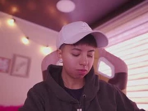 tomboy_tommy's webcam